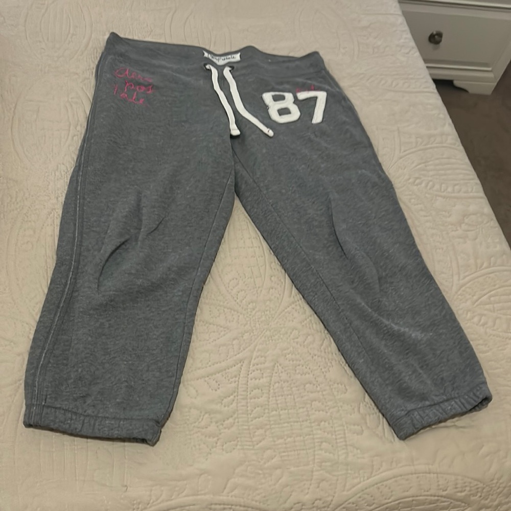 Capri sweatpants